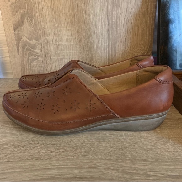 Clarks cushion leather loafer super comfy size 11 - Picture 3 of 10